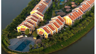 Hoi An Memories Resort & Spa tọa lạc trên một cồn đảo trong lòng phố cổ Hội An huyền diệu
